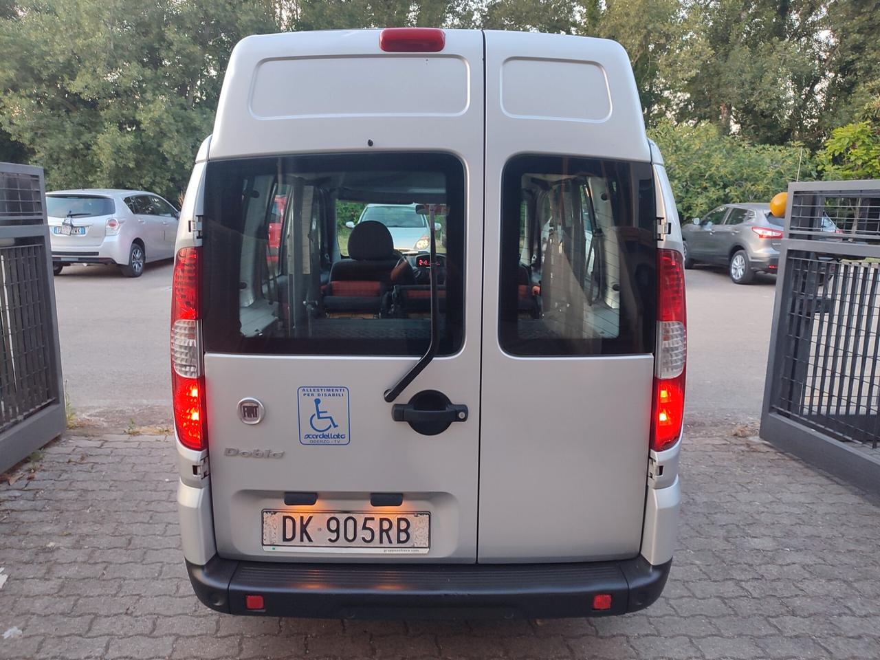 FIAT DOBLO 1.4BENZINA CON PEDANA DISABILI ELETTRICA NUOVO