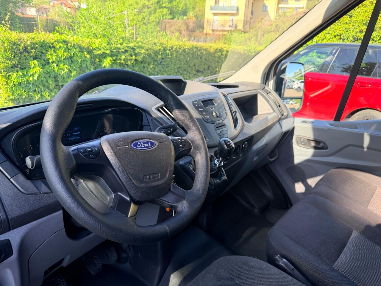 Ford transit 7 posti RIBALTABILE