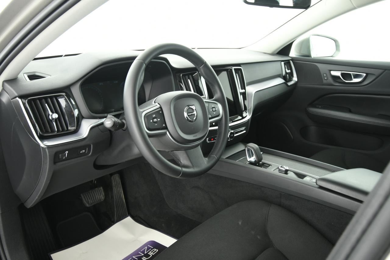 VOLVO V60 2.0 b4 Momentum Business auto NEOPATENTATI+C17"