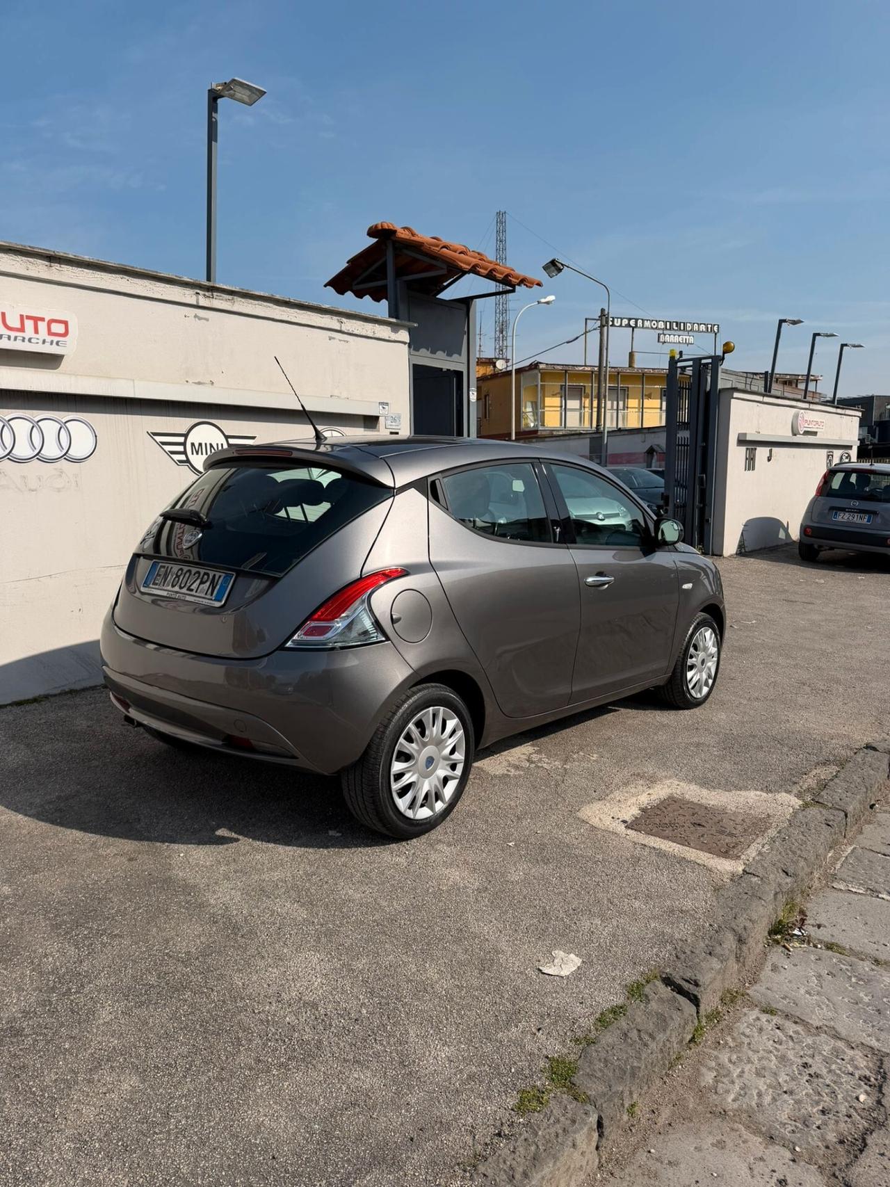 Ypsilon III 2012 1.3 mjt Gold s