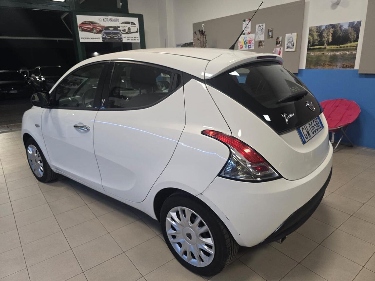 Lancia Ypsilon 1.2 69 CV 5 porte Platinum