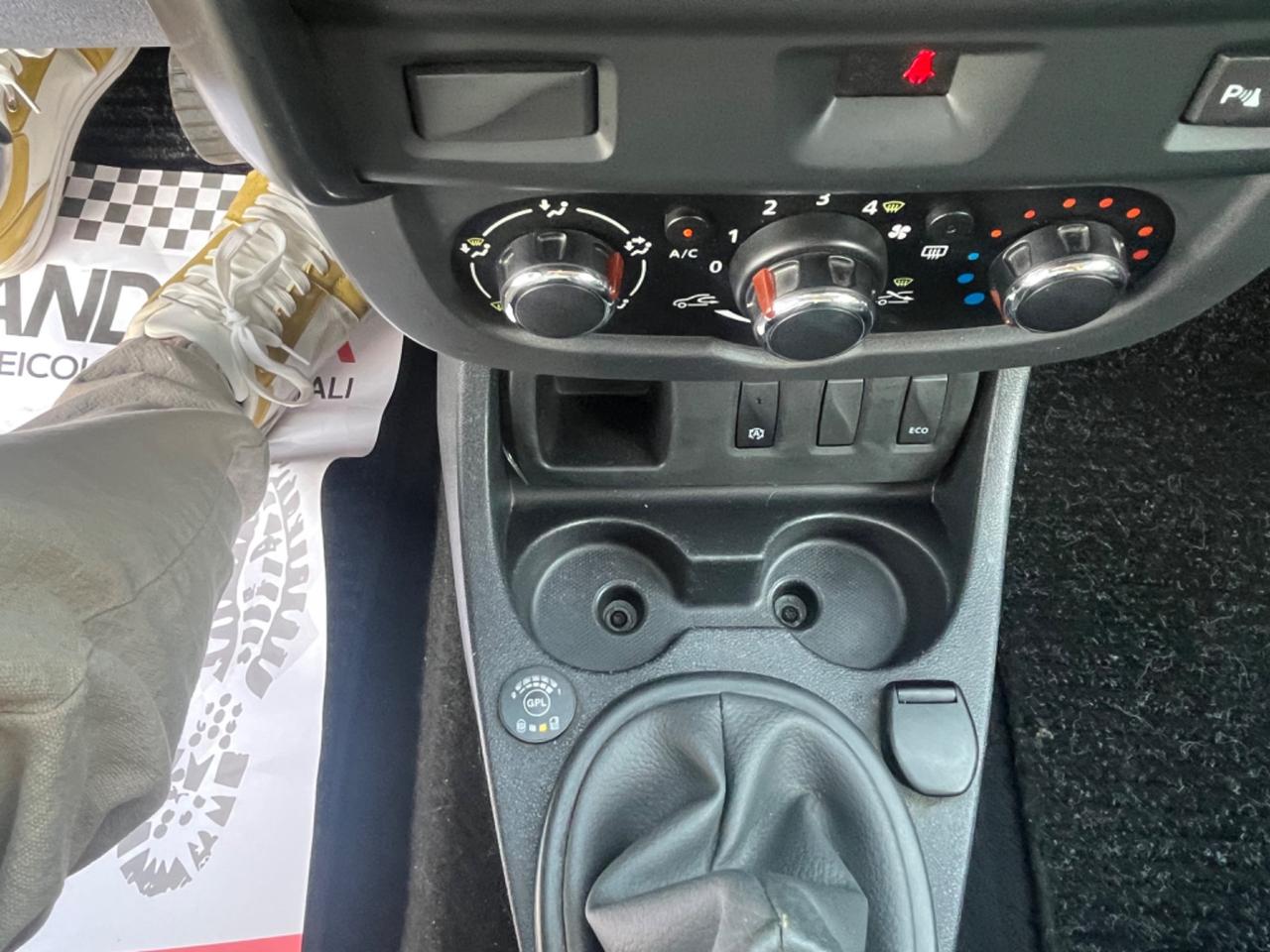 Dacia Duster 1.6 Benzina/GPL Lauréate Unipro 2017