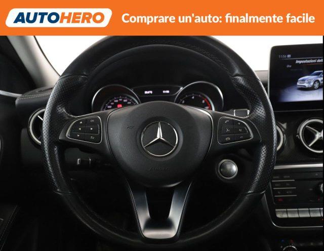 MERCEDES-BENZ GLA 200 d Automatic 4Matic Sport