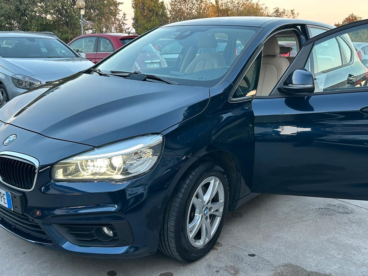 Bmw 216 218d Active Tourer Sport con cambio manuale
