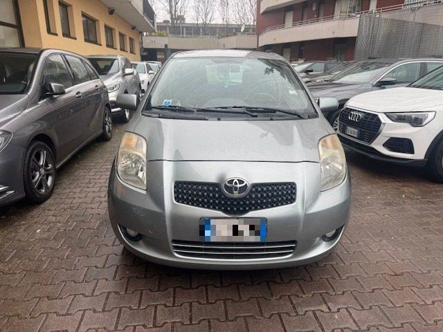 TOYOTA Yaris 1.4 D-4D 3 porte Sol