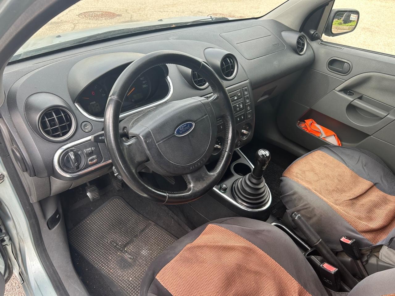 Ford Fiesta 1.2 16V 5p. Ghia*Neo patentati *