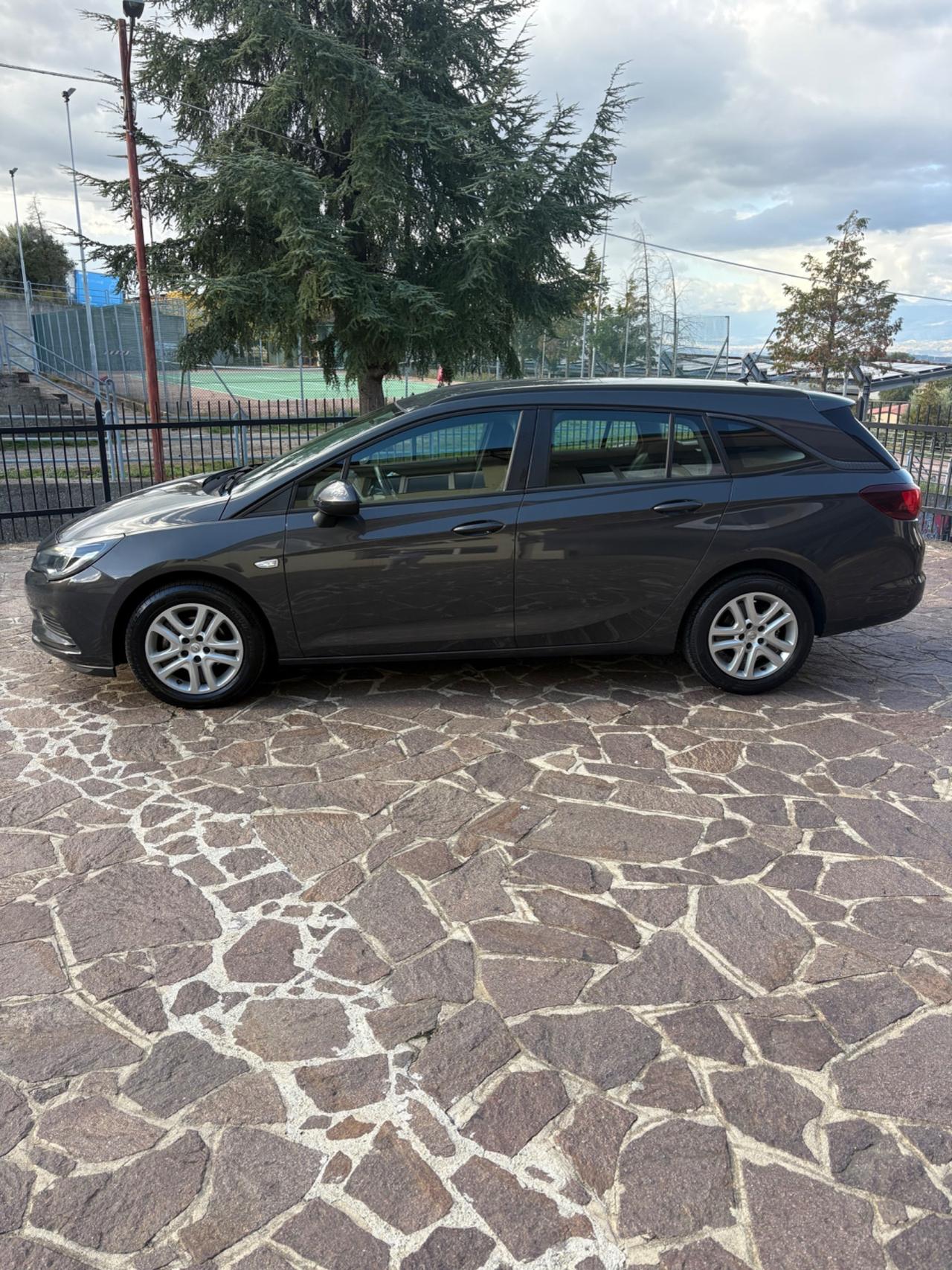 Opel Astra 1.6 CDTi Sports Tourer Business