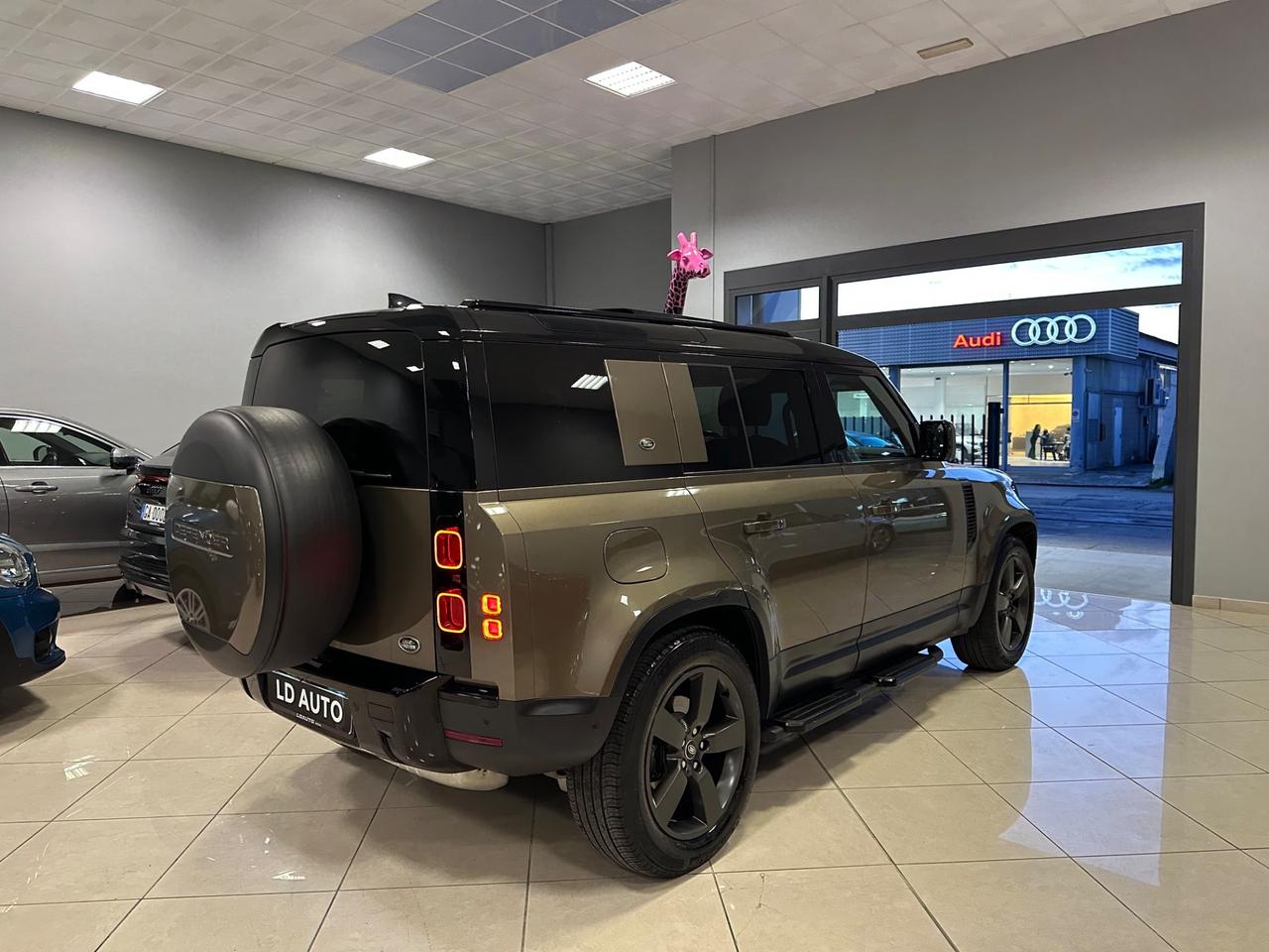 Land Rover Defender 110 3.0D I6 250 CV AWD 7 POSTI IVA ESPOSTA TETTO APRIBILE