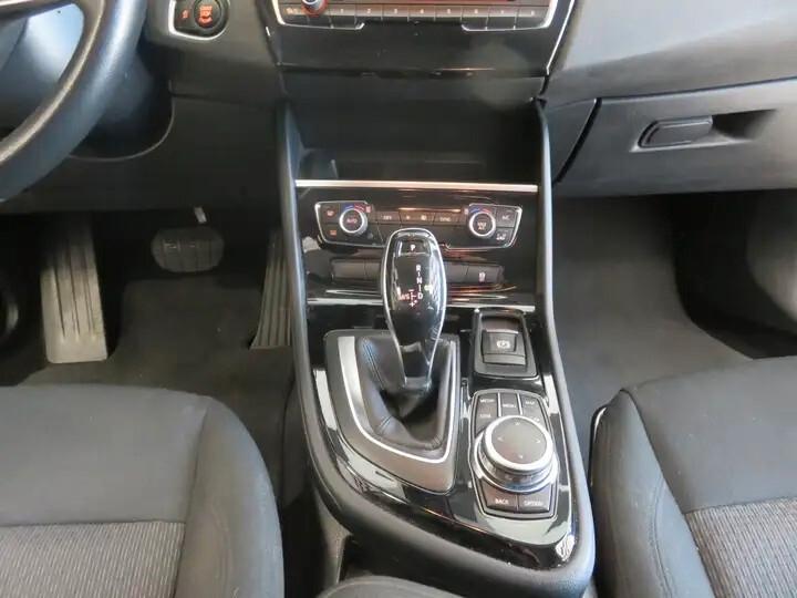 Bmw 2er Active Tourer 220d Active Tourer Advantage aut.