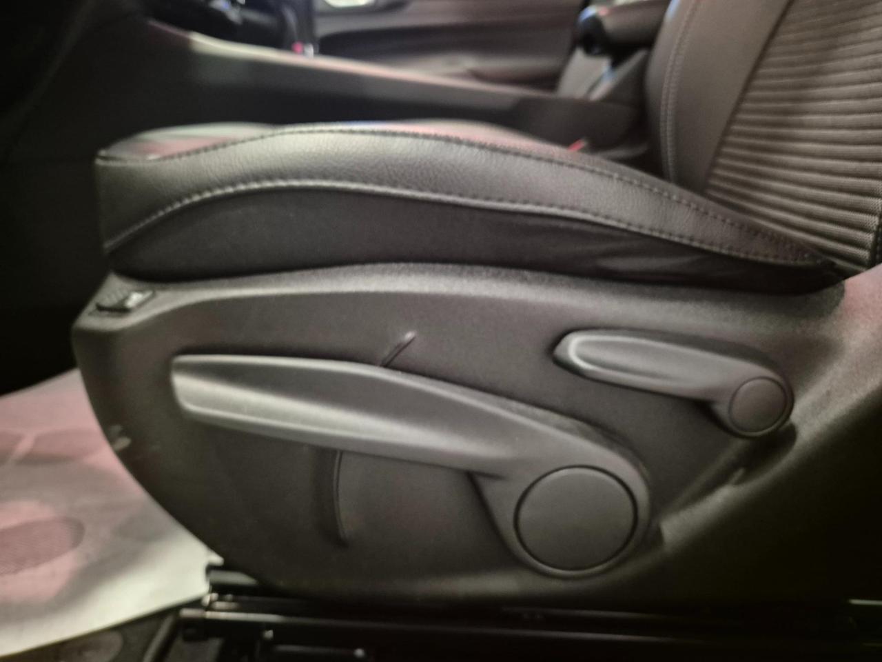 Jeep Compass 1.5 turbo t4 mhev Altitude 130cv dct N1