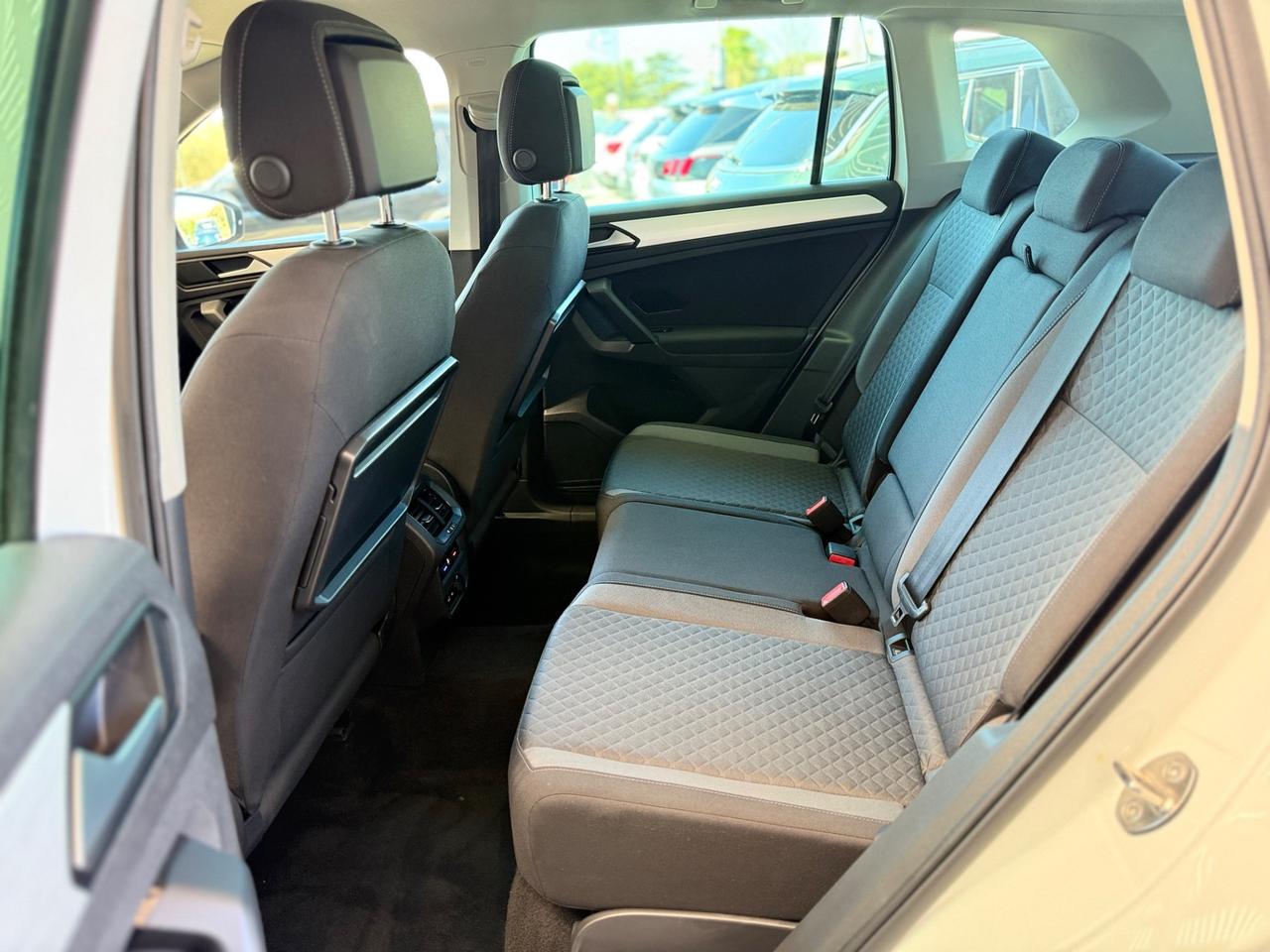 Volkswagen Tiguan 2.0 TDI SCR DSG Business BlueMotion Technology