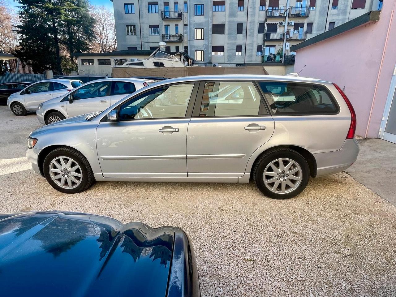 Volvo V50 2.0 D Momentum RESTYLING CINGHIA SOSTITUITA