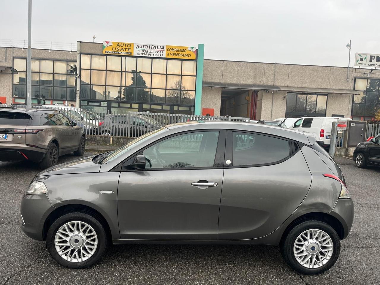 Lancia Ypsilon 0.9 TwinAir 84CV-62 5 porte Metano Ecochic Gold