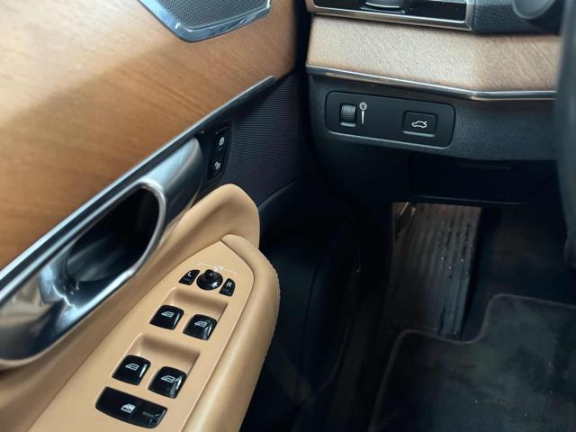 VOLVO XC90 D5 AWD Geartronic Momentum