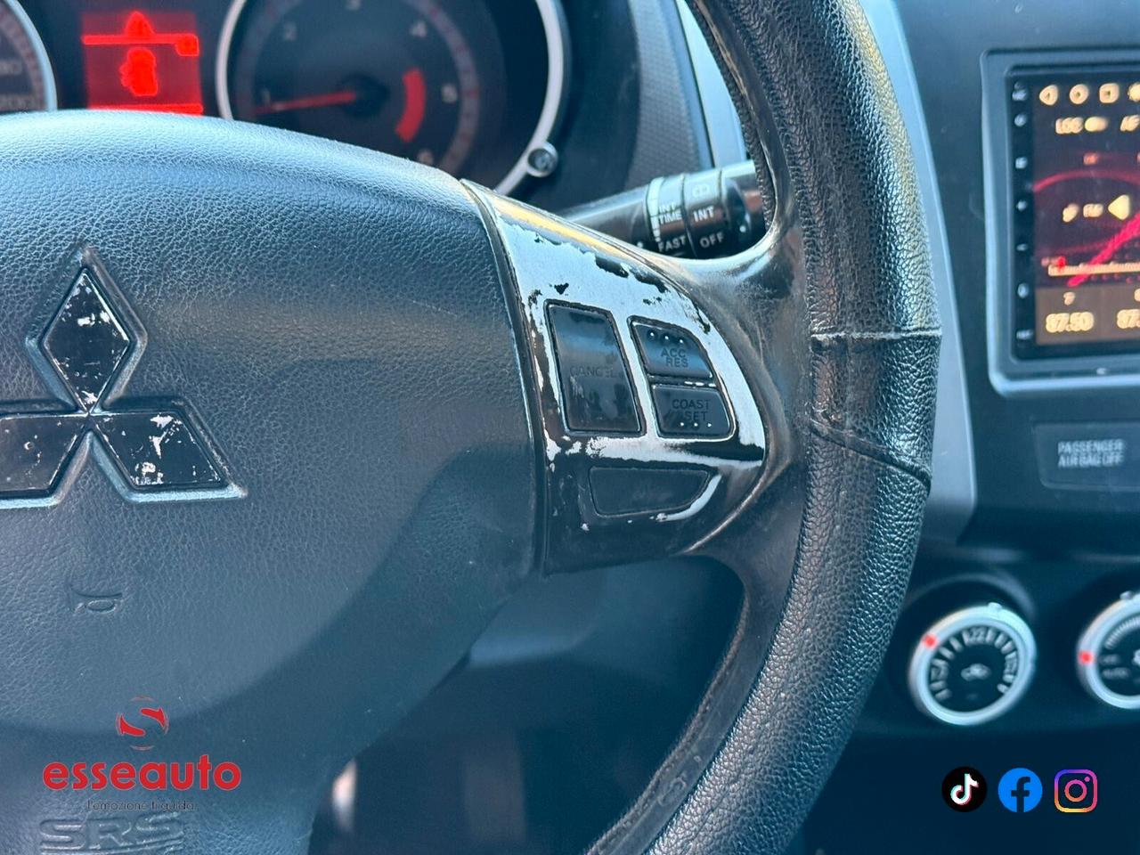 Mitsubishi Outlander 2.0 DI-D Instyle 7 p.ti DPF