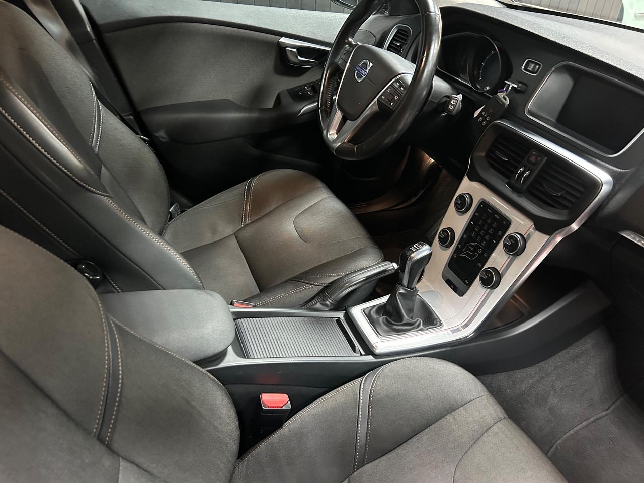 Volvo V40 Cross Country D2 1.6 Momentum