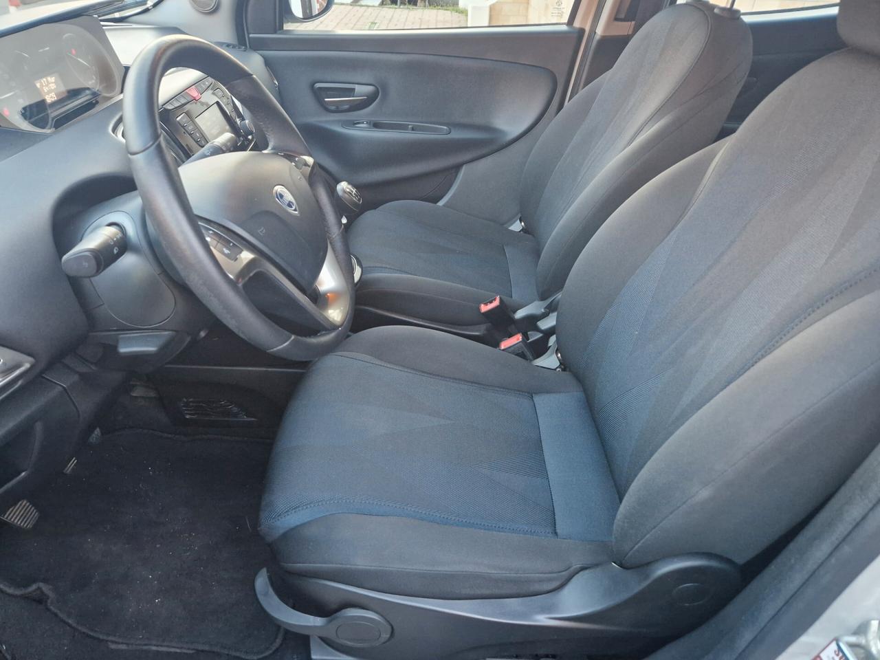 Lancia Ypsilon 1.2 70CV "64.100 km" Bluetooth, Sensori posteriori