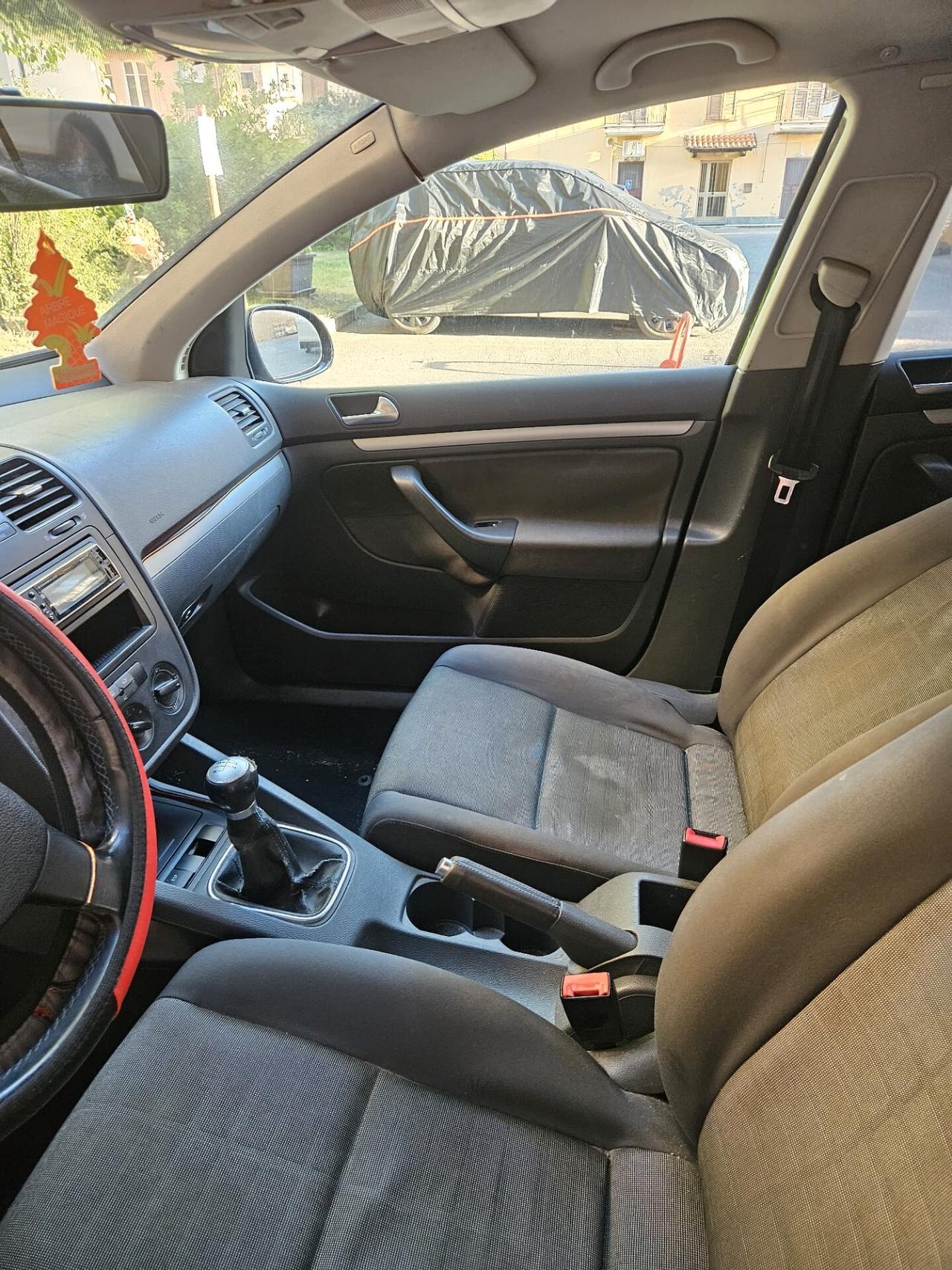 Volkswagen Golf 1.6 gpl