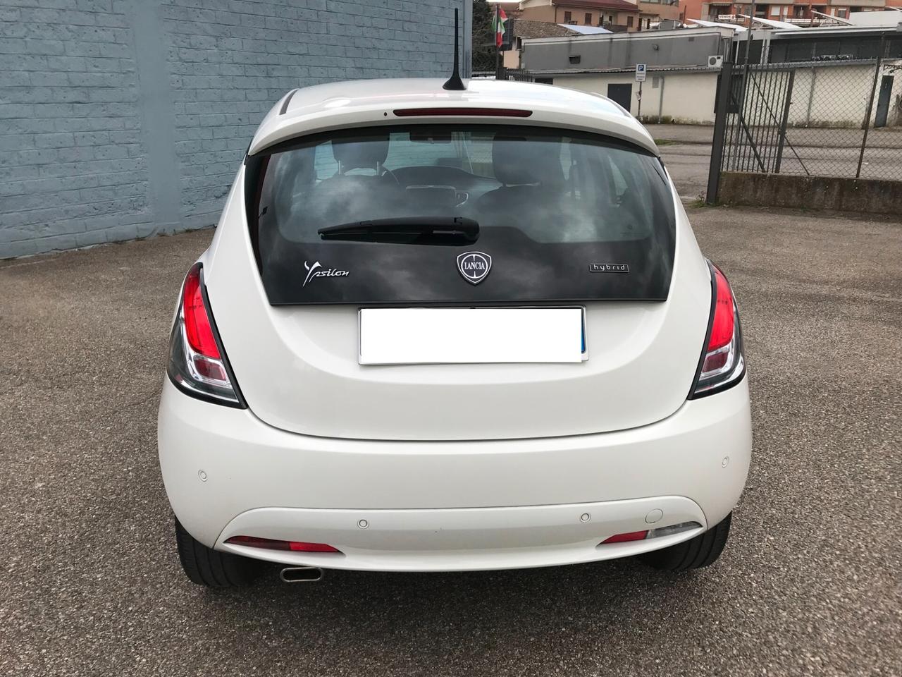 Lancia Ypsilon 1.0 FireFly 5 porte S&S Hybrid Ecochic Gold