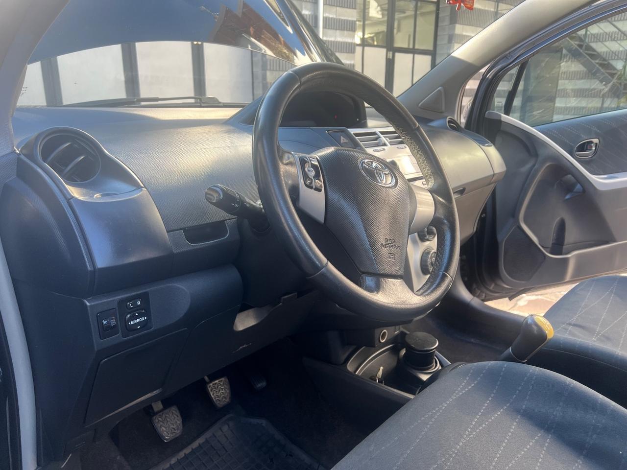 Toyota Yaris 1.0 5 porte Sol