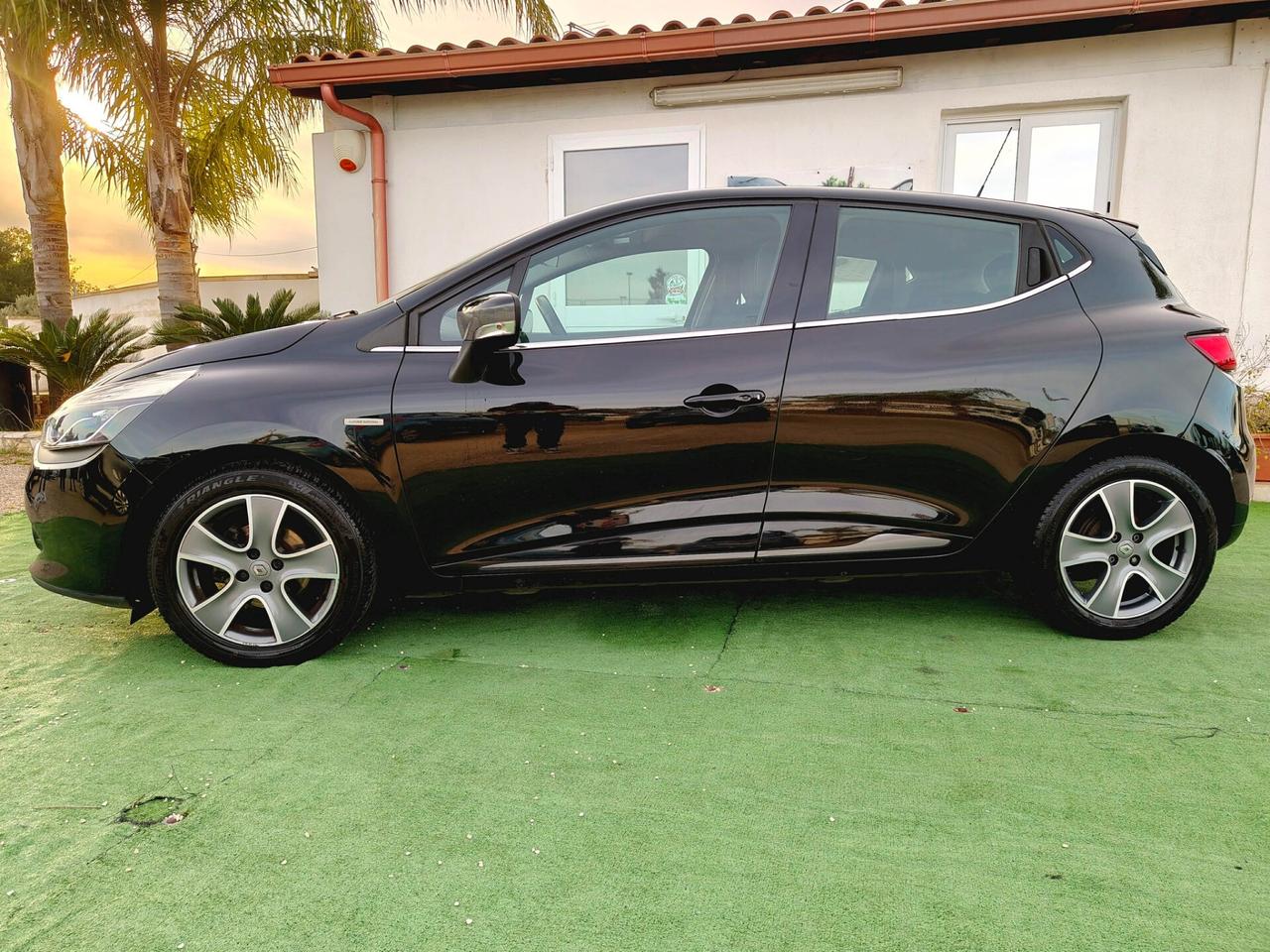 Renault Clio 1.5 dCi 8V 75CV 5 porte Costume National - 2015