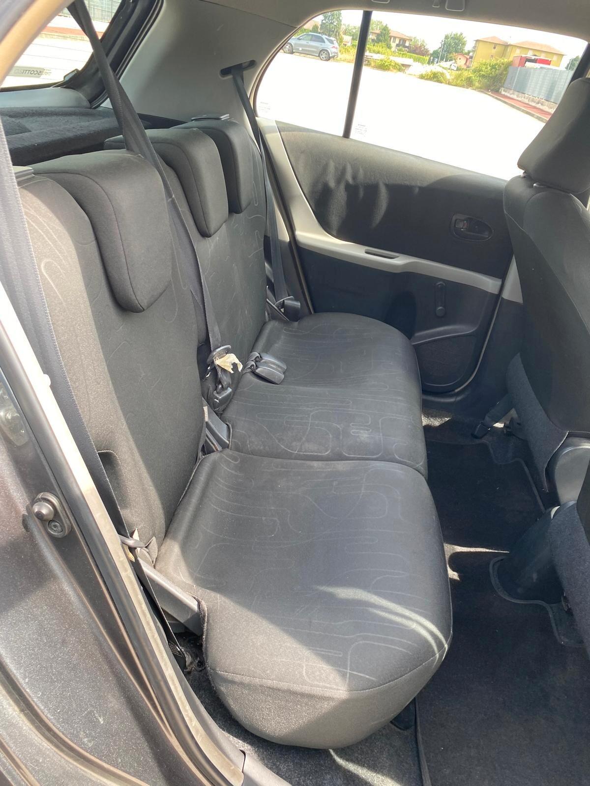 Toyota Yaris 1.0 5 porte Sol SOLI 130.000 KM CERTIFICATI UNICO PROPRIETARIO ADATTA AI NEOPATENTATI