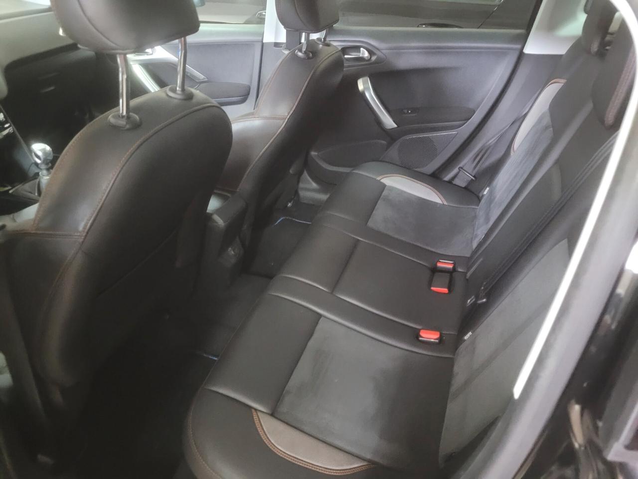 Peugeot 2008 BlueHDi 120 S&S Crossway