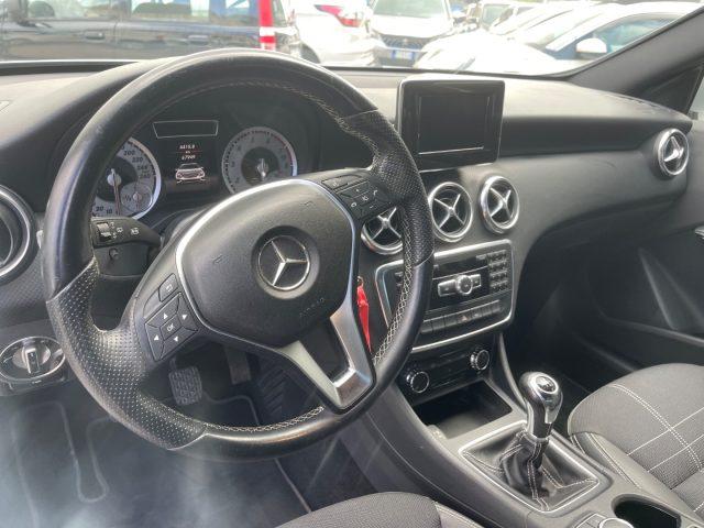 MERCEDES-BENZ A 180 Premium