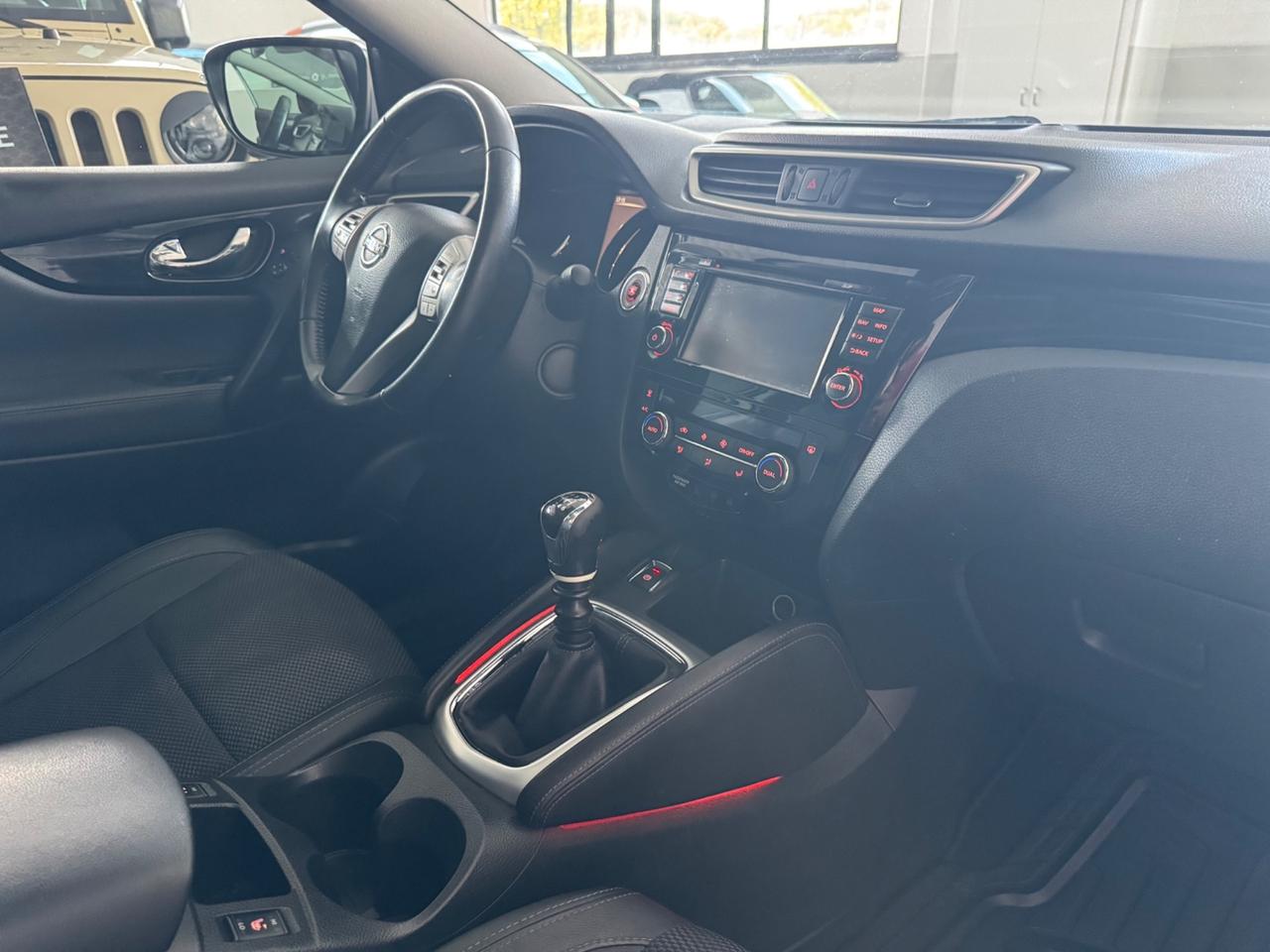 Nissan Qashqai 1.6 dCi tetto/camera