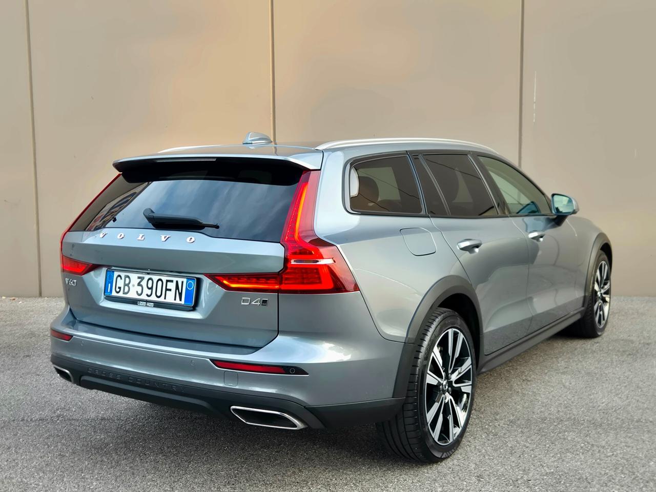 Volvo V60 Cross Country D4 AWD Geartronic Business Plus