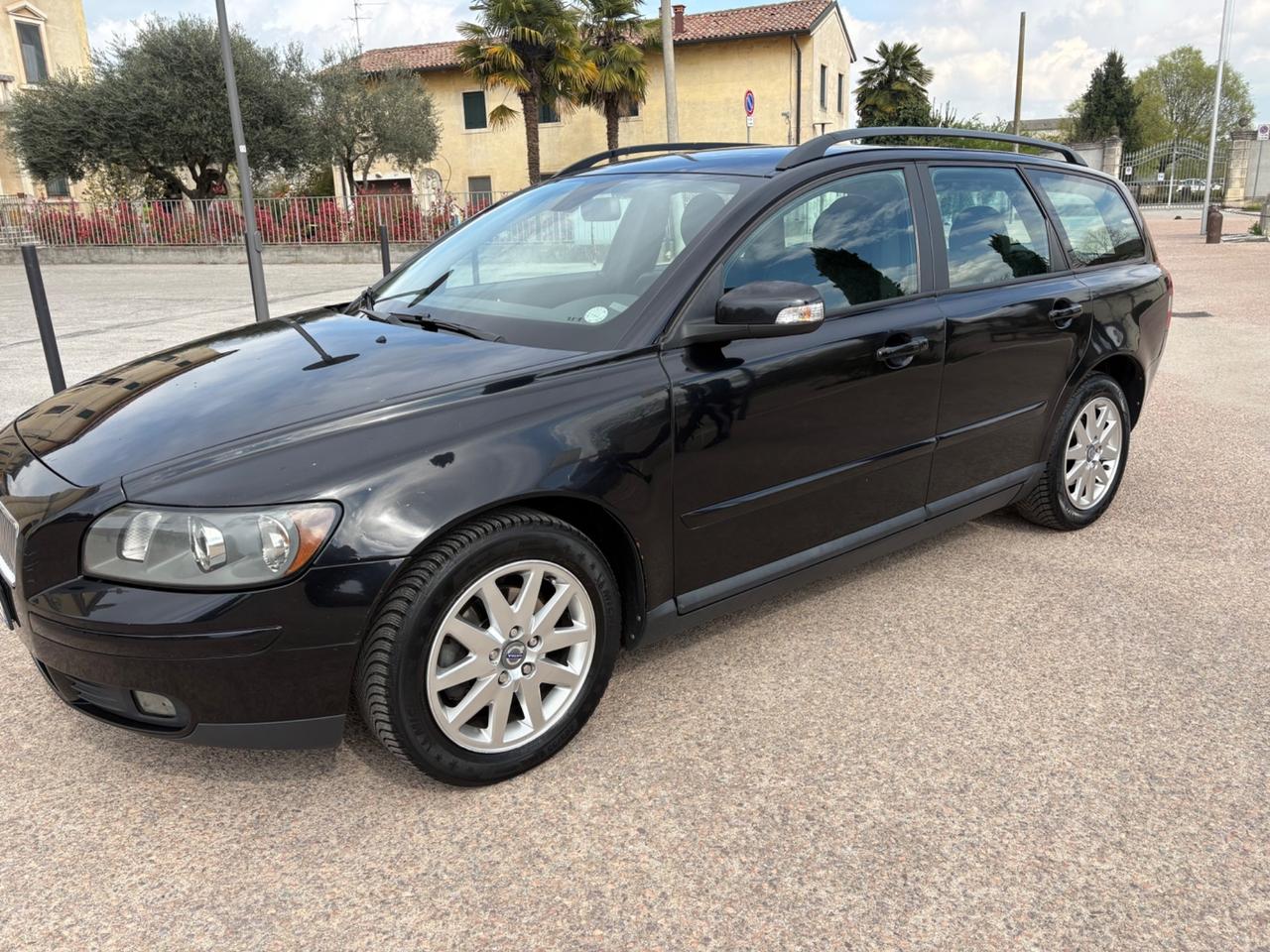 Volvo V50 D anno 2012 pronta a uso ok neo patentati