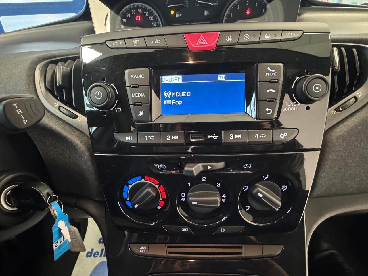 Lancia Ypsilon 1.0 FireFly 5 porte S&S Hybrid Ecochic Silver