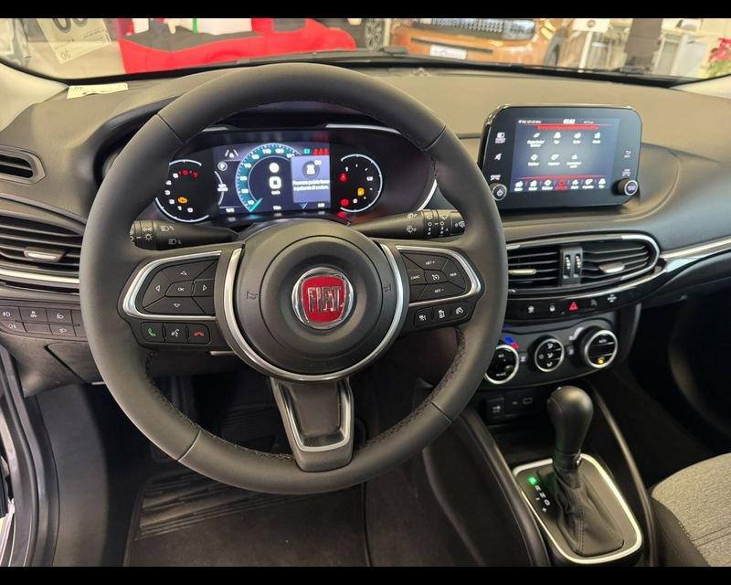 FIAT Tipo 5 P. 1.5 Hybrid DCT SW Cross
