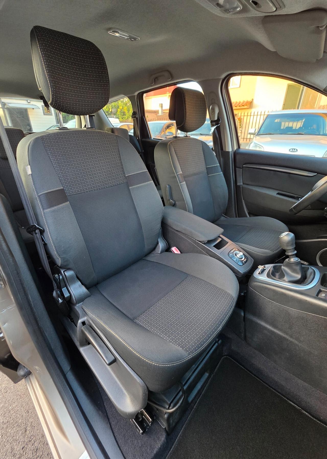 Renault Grand Scénic X-Mod 1.5 dCi 7 posti