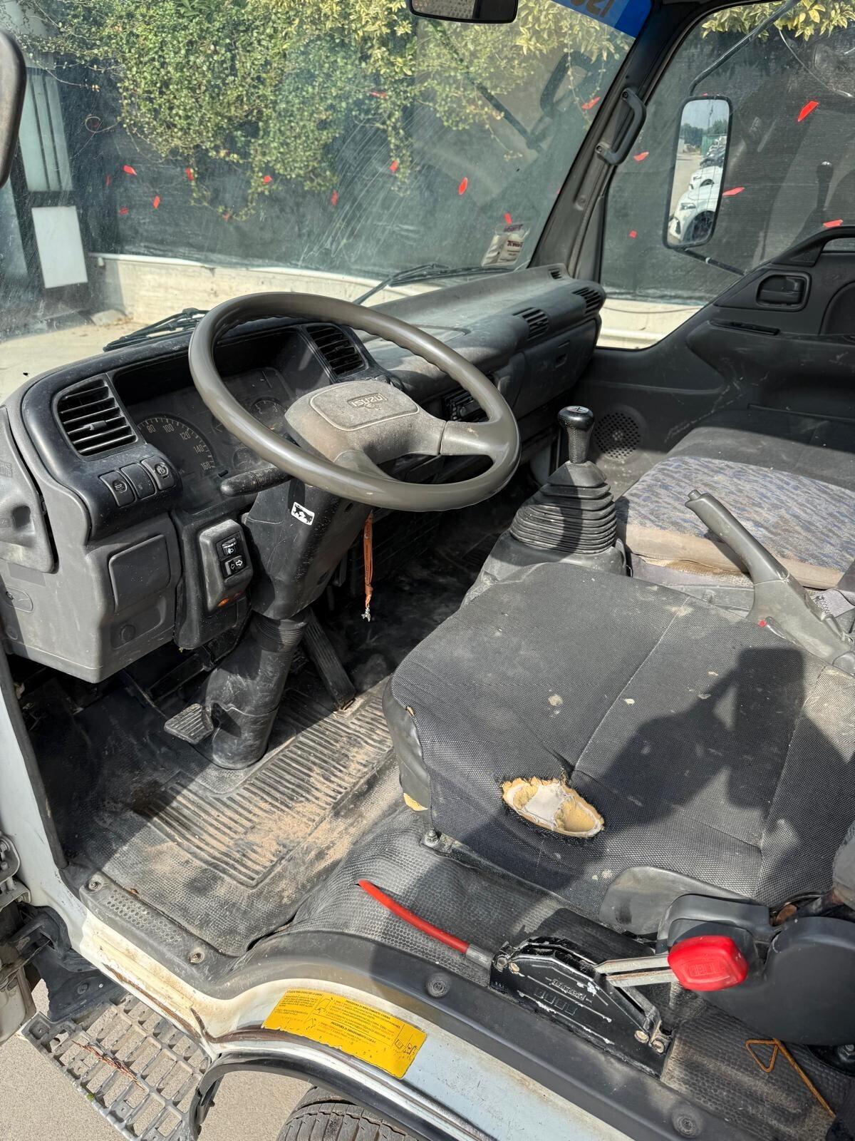 Isuzu Motors LTD NPR 77