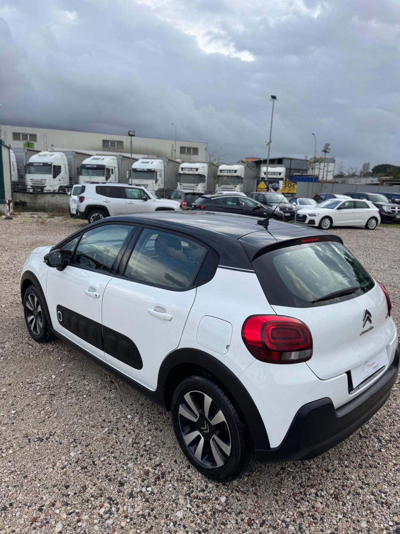 Citroen C3 PureTech 82 Shine bicolor