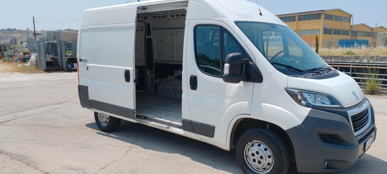 Peugeot Boxer 335 2.2 HDi 130CV Furgone Alto