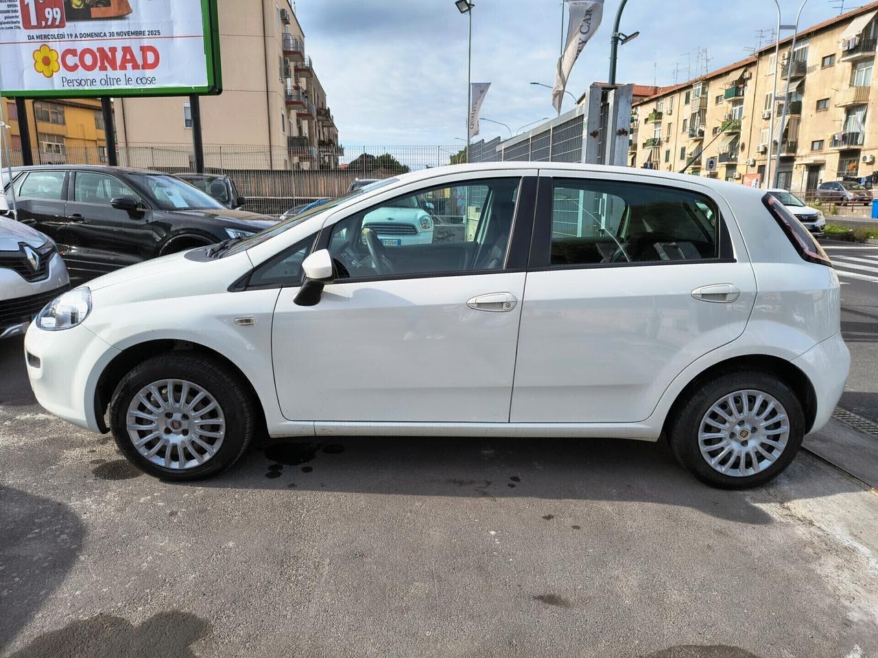 FIAT PUNTO 1.4 BENZINA UNICOPROPRIETARIO ANNO 2013