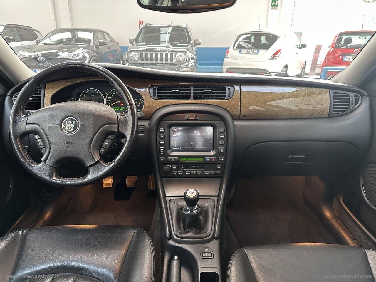 JAGUAR X-Type 2.5 V6 Executive