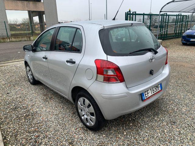 TOYOTA Yaris 1.0 5 porte Now
