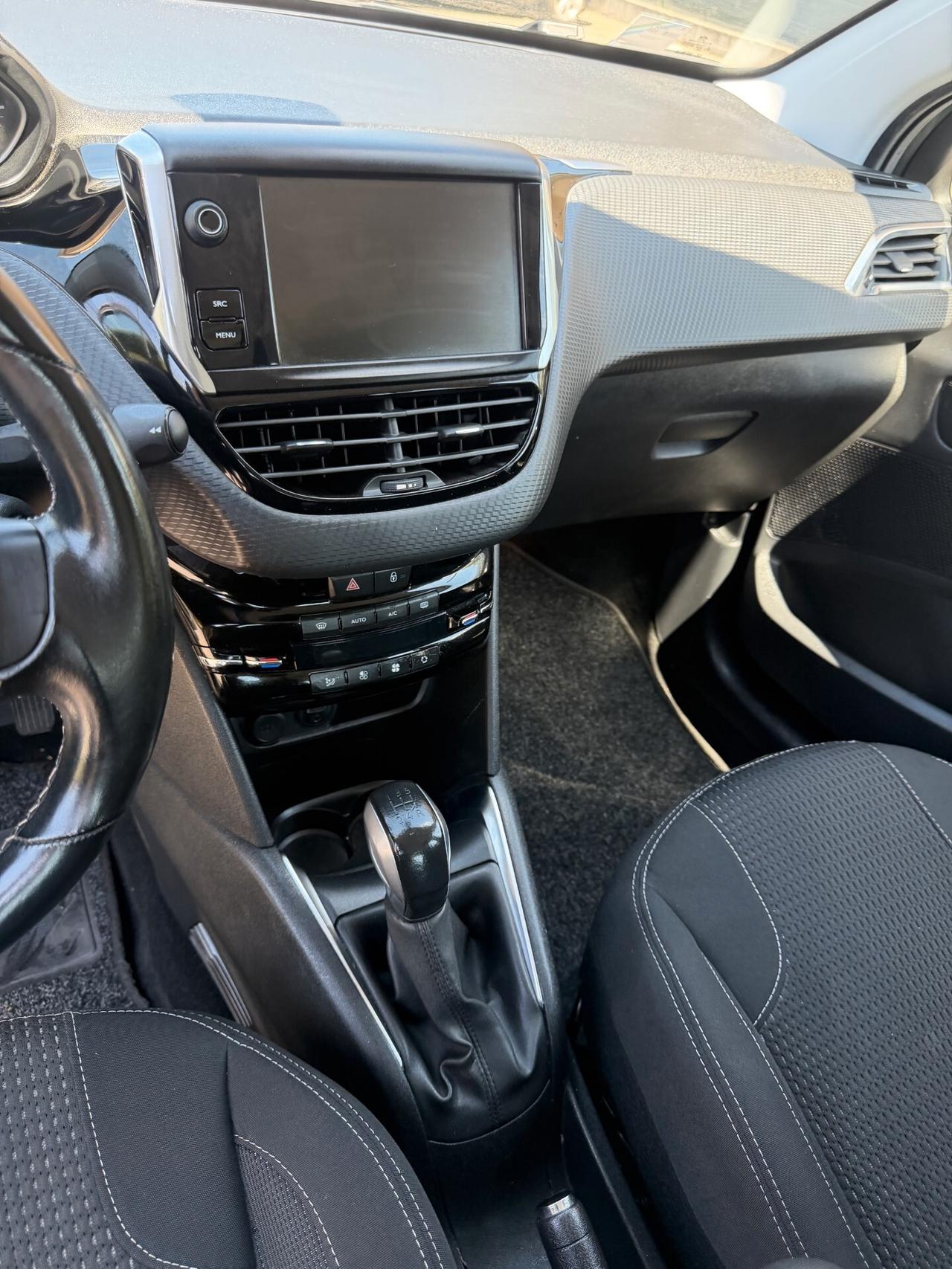 Peugeot 208 1.2 Gpl - NEOP. - NAV. - 12 MESI DI GARANZIA -