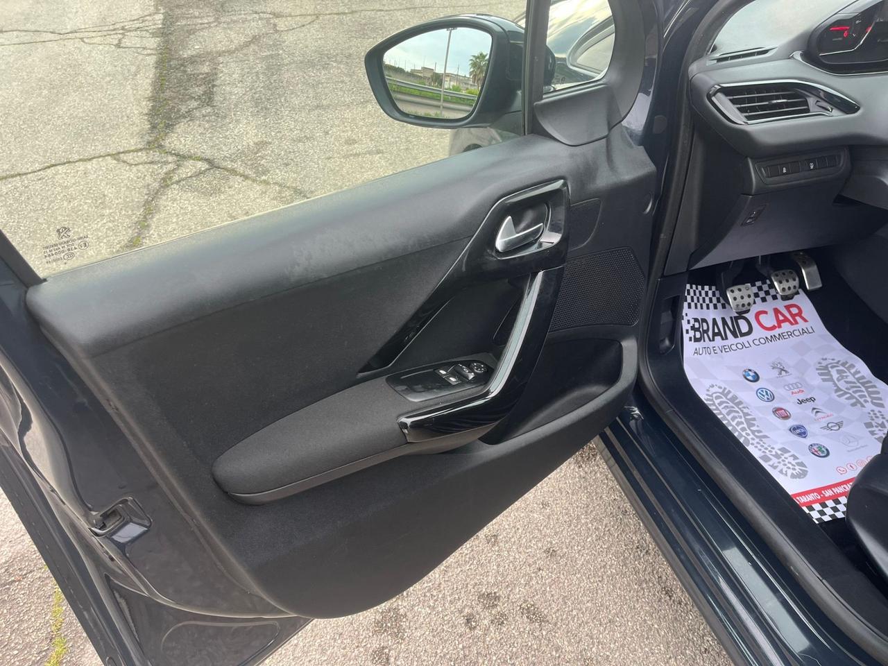 Peugeot 208 1200 5 porte Active Unipro 2015