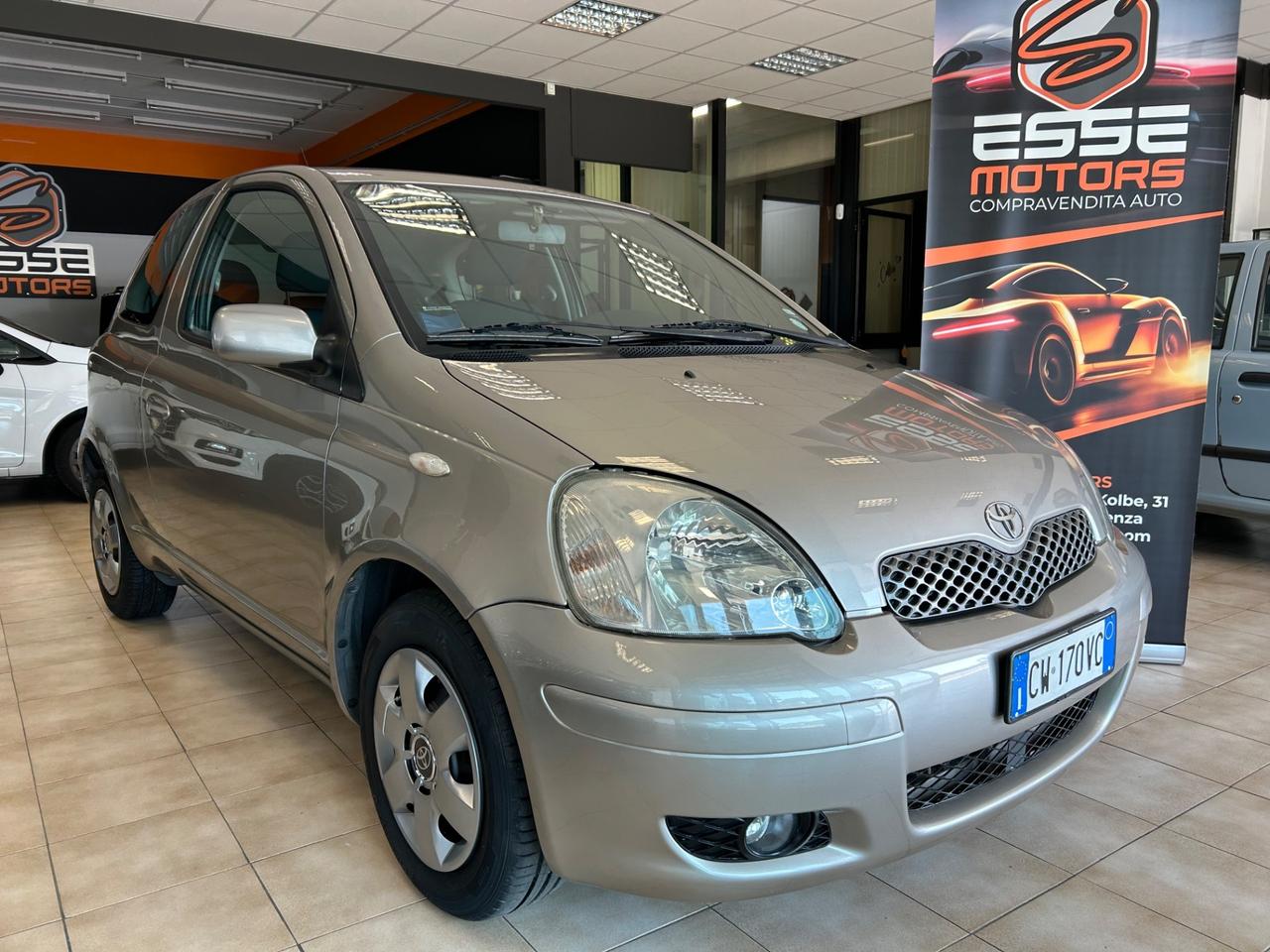 Toyota Yaris 1.0i 16V 65cv 112.000 KM