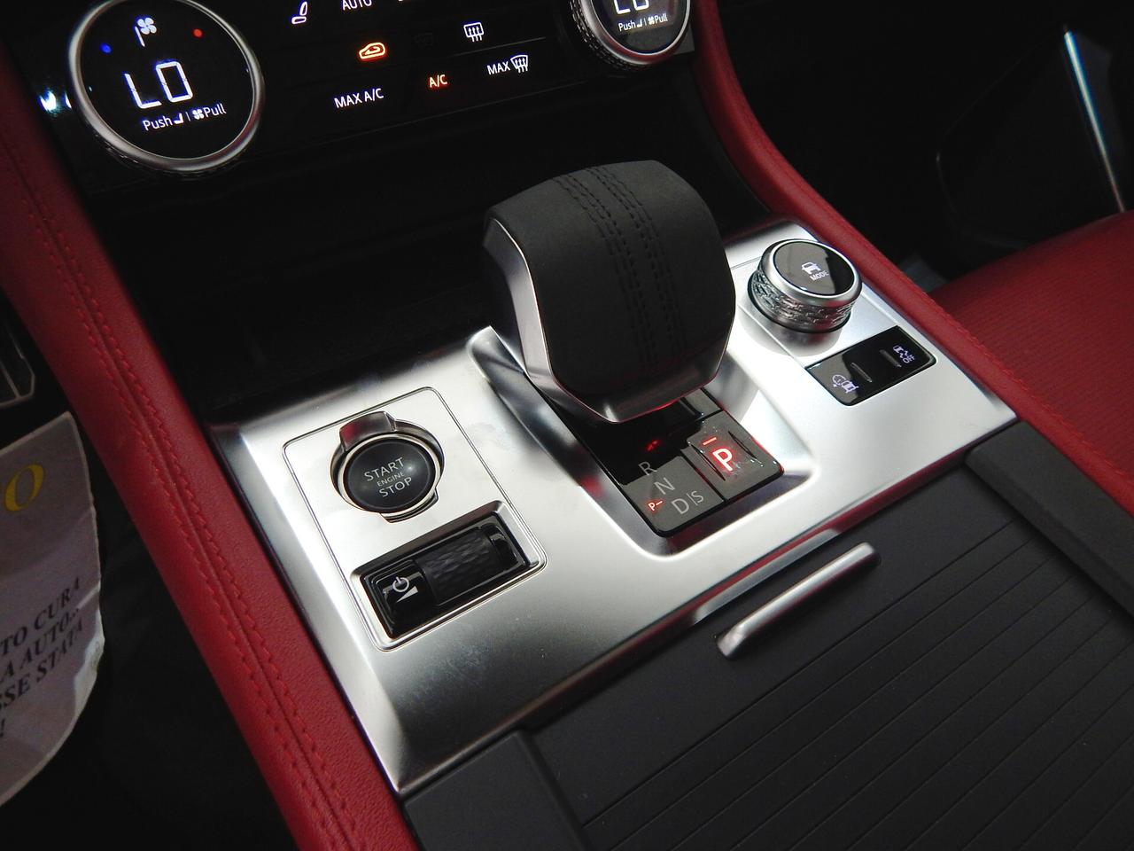 Jaguar F-Pace 2.0d i4 mhev R-Dynamic Black AWD 204cv Aut. TETTO-PELLE ROSSA-NAVI-LED