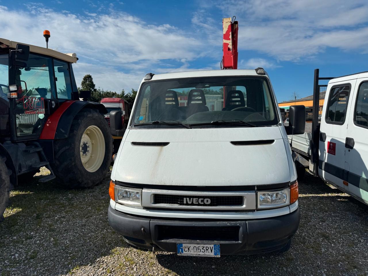 Iveco Daily 35s12 2.3 Cassonato con GRU Fassi