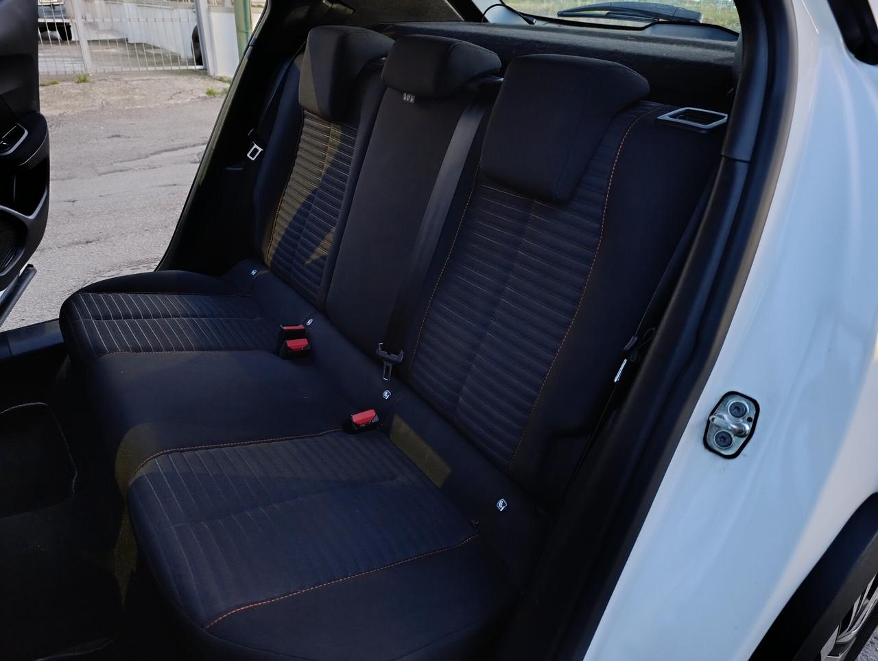 PEUGEOT 2008 1.5 HDI 12/2020 LED/NAV/SENSORI POSTERIORI