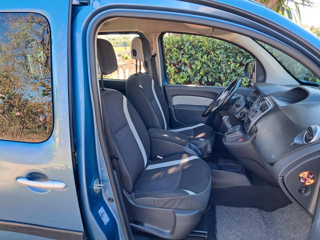 Renault Kangoo TRASPORTO DISABILI PIANALE RIBASSATO