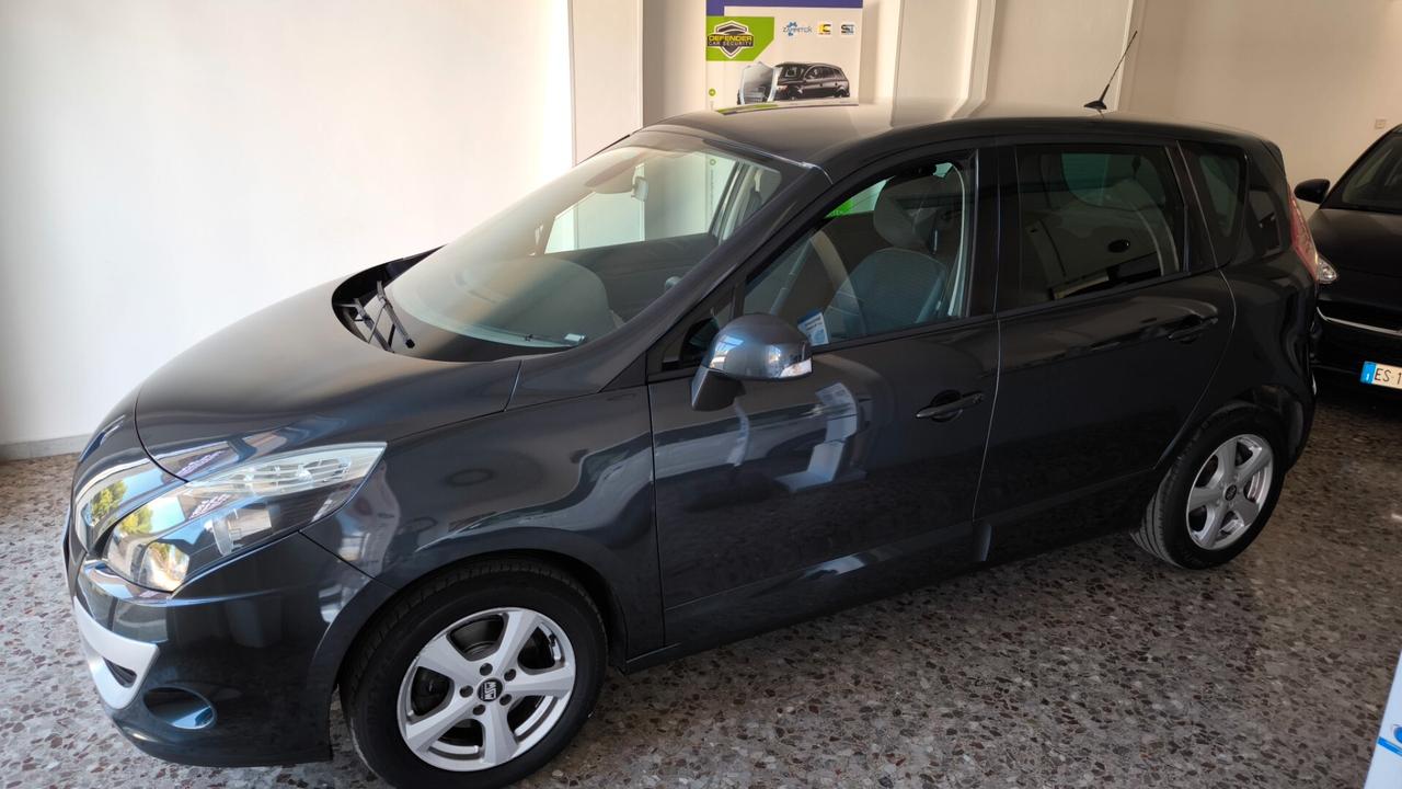 Renault Scenic Scénic X-Mod 1.5 dCi 110CV Luxe