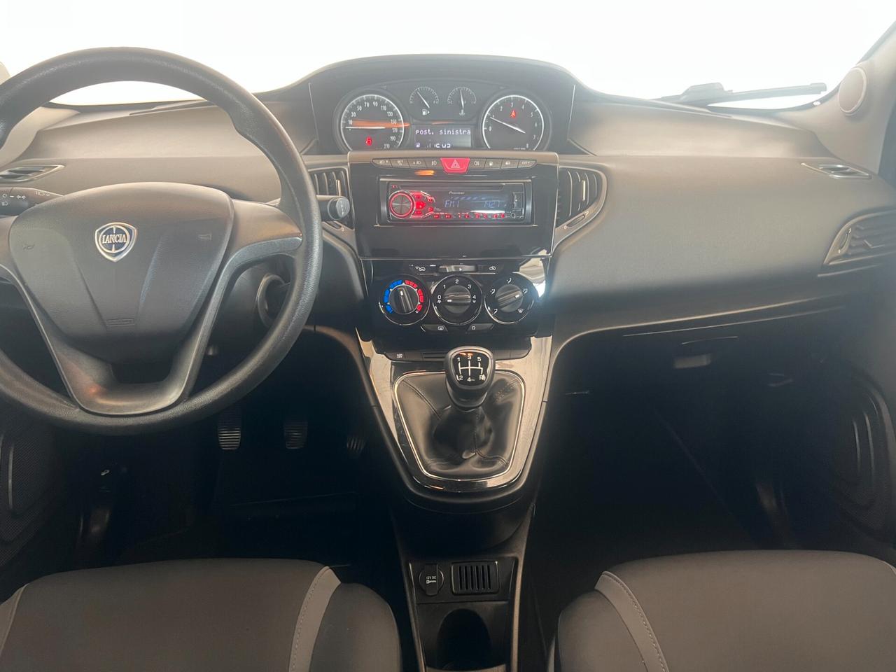 Lancia Ypsilon 0.9 TwinAir 85 CV 5 porte Metano Ecochic Gold OK NEOPATENTATI