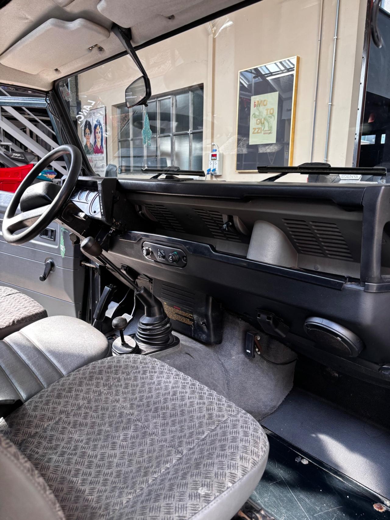 Land Rover Defender 90 2.5 Td5